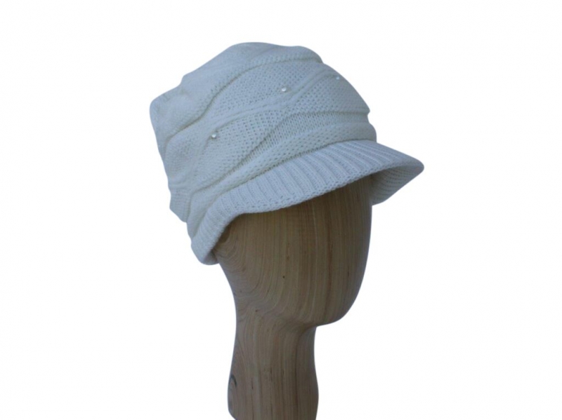 H016 White peak hat with pearl detail.