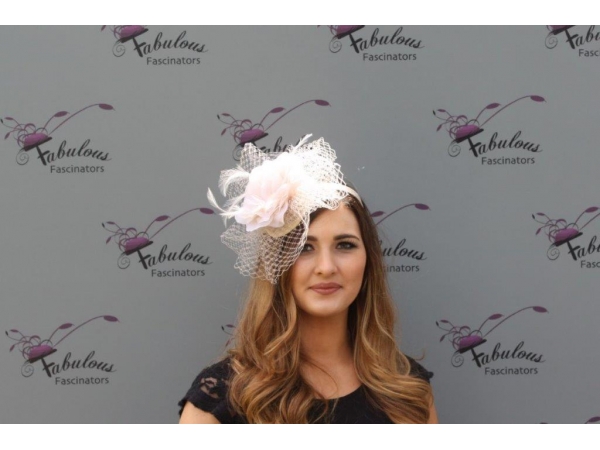 Lilly Nude fascinator